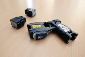 Law enforcement taser with extra cartridges